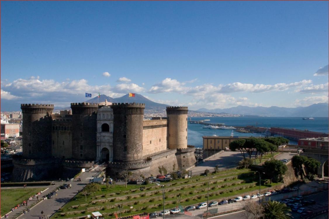 Residence Gli Angioini Srl 那不勒斯 外观 照片
